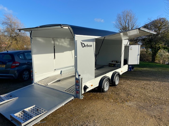 Debon C1000 (2700kg) Enclosed Car Transporter with side doors and 2 x Gull Wings