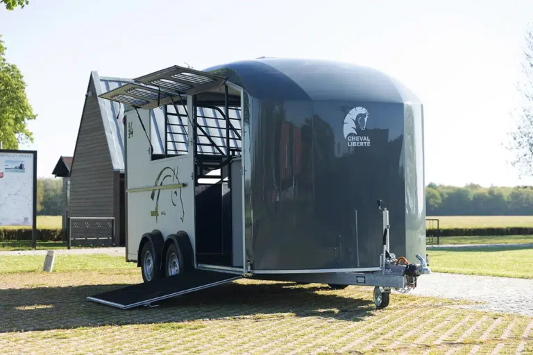 Cheval Liberte Maxi4 (Herringbone Trailer)